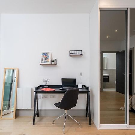Modern London City Apartment - Victoria Line Екстериор снимка