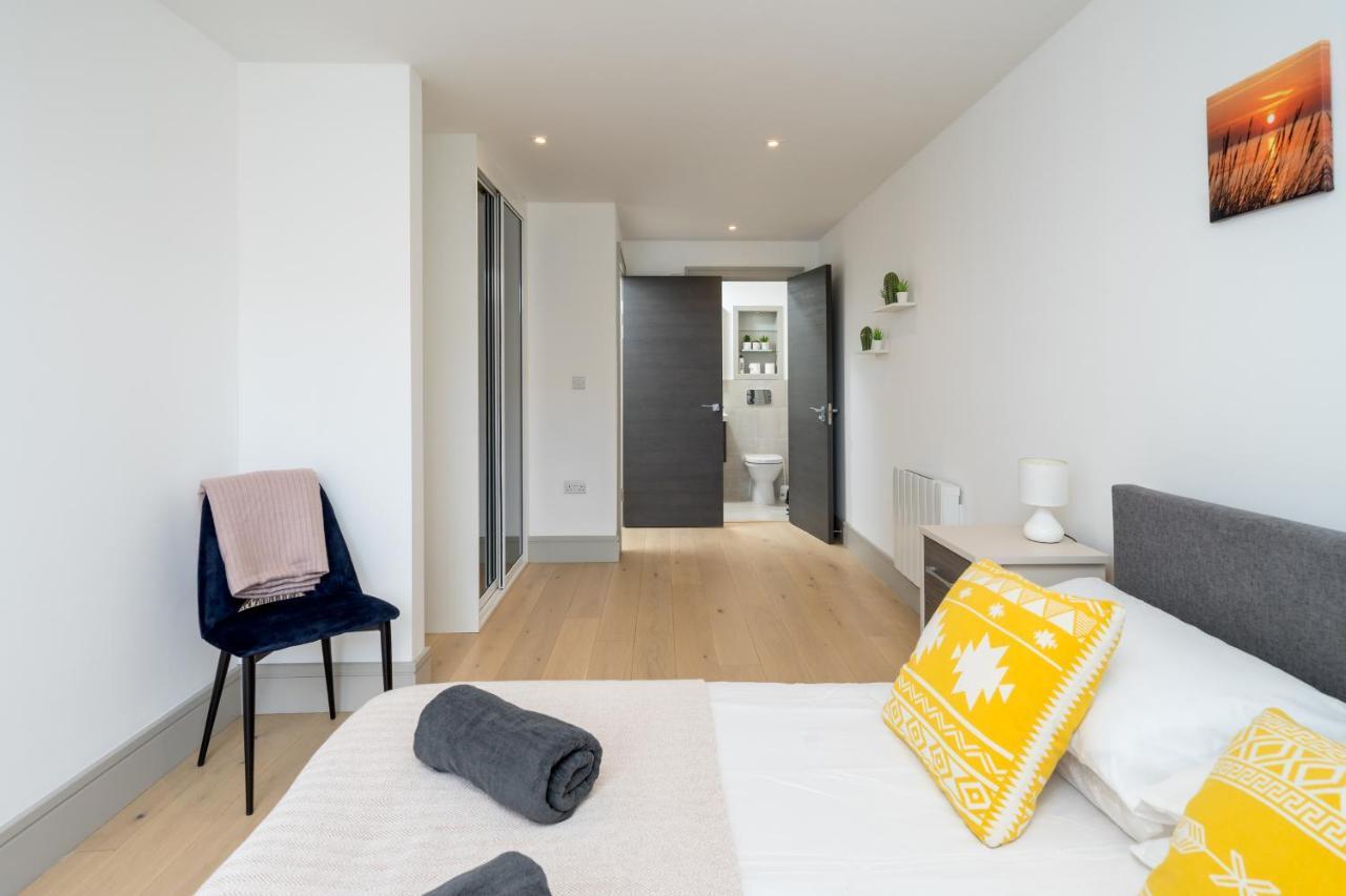 Modern London City Apartment - Victoria Line Екстериор снимка