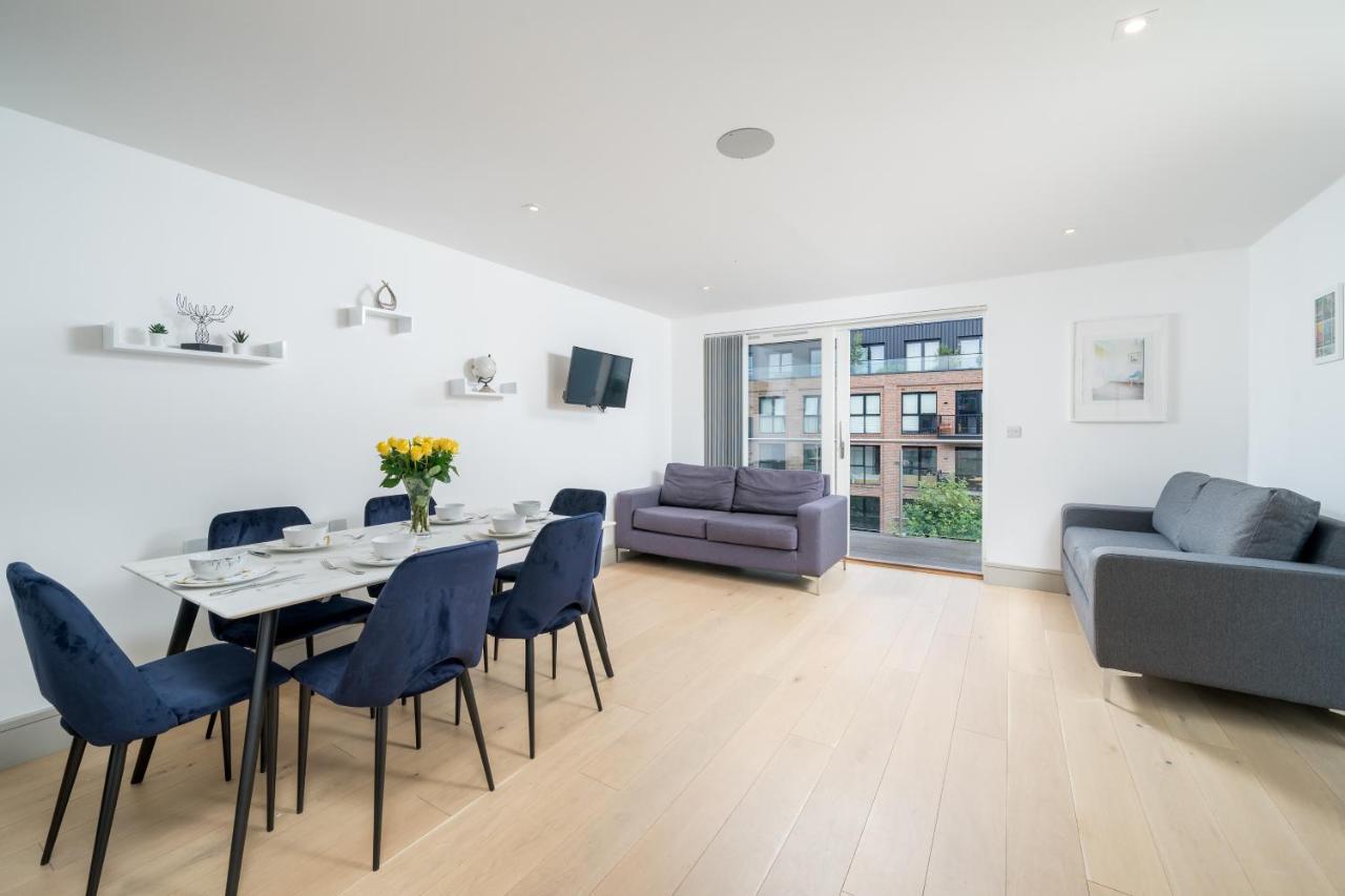 Modern London City Apartment - Victoria Line Екстериор снимка