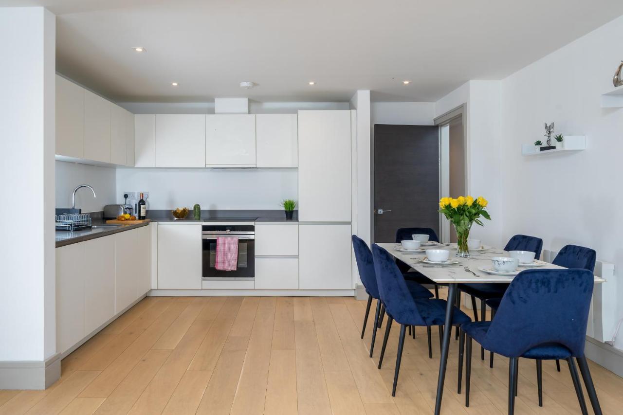Modern London City Apartment - Victoria Line Екстериор снимка