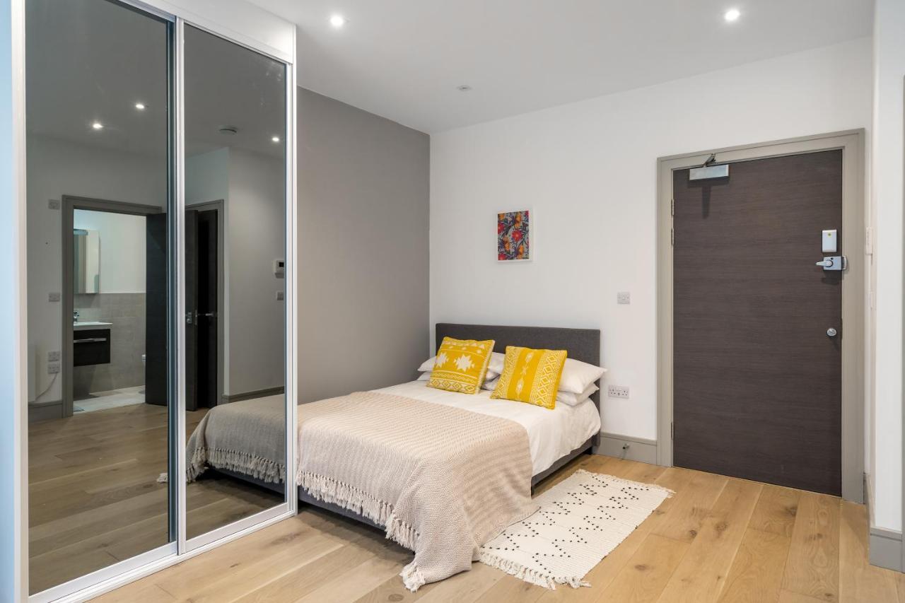 Modern London City Apartment - Victoria Line Екстериор снимка