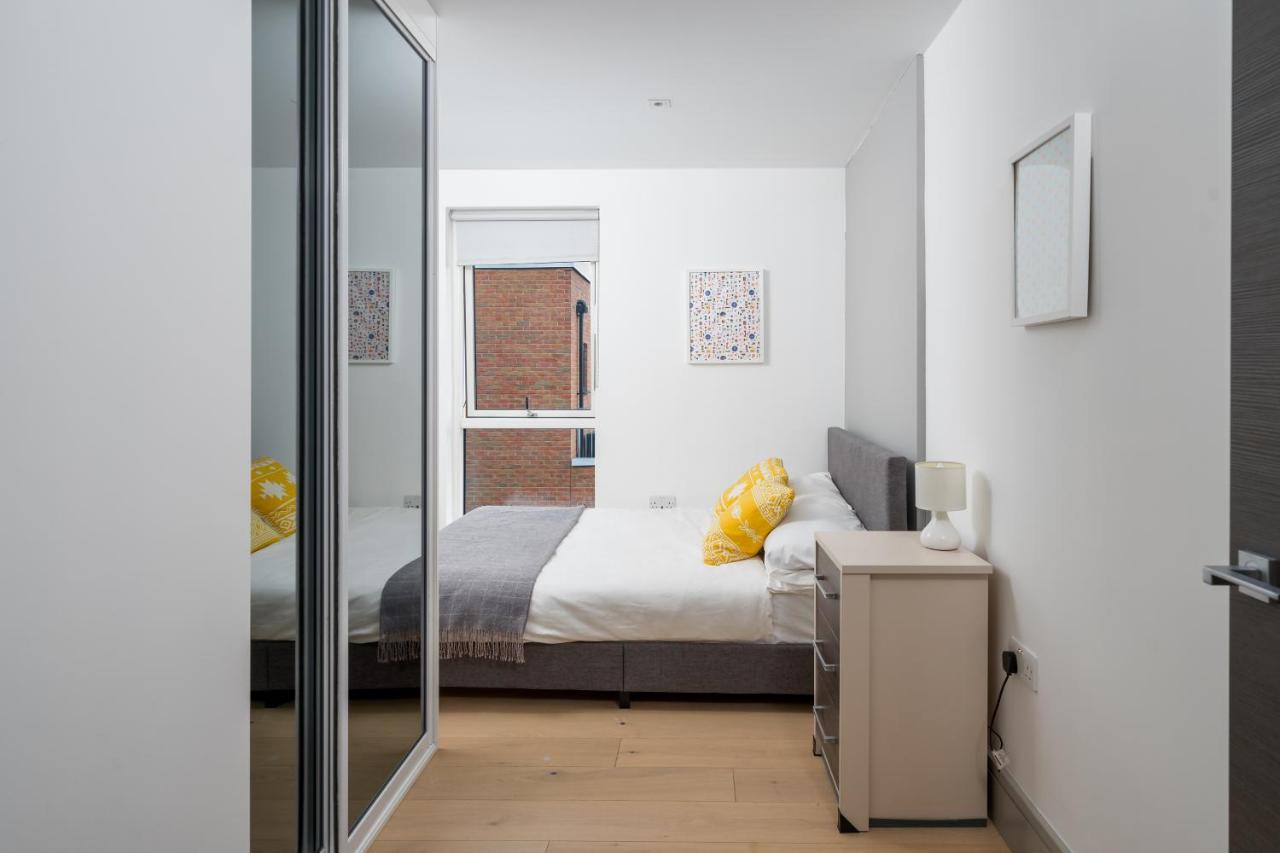 Modern London City Apartment - Victoria Line Екстериор снимка