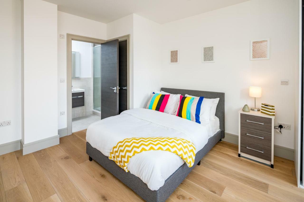 Modern London City Apartment - Victoria Line Екстериор снимка