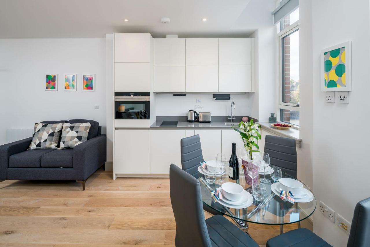 Modern London City Apartment - Victoria Line Екстериор снимка